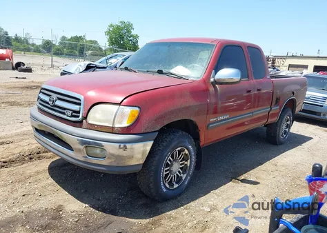 2000 Toyota Tundra Sr5 V8 z USA, uszkodzony, nr VIN 5TBBT4418YS006026